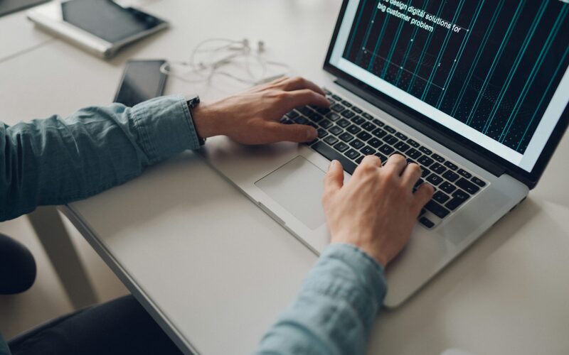 Dịch vụ cài win 11 tại nhà quận Thủ Đức của Sửa Máy Tính NHANH (Nguồn: Internet)
