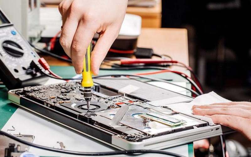 Quy trình sửa laptop tại nhà quận 9 (Nguồn: Internet)