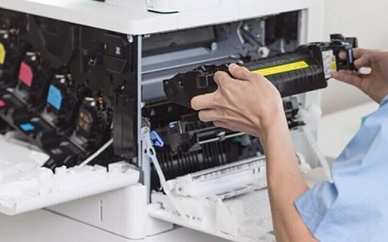 Dịch vụ sửa máy in HP tại nhà huyện Bình Chánh giúp vệ sinh máy sạch sẽ (Nguồn: Internet)