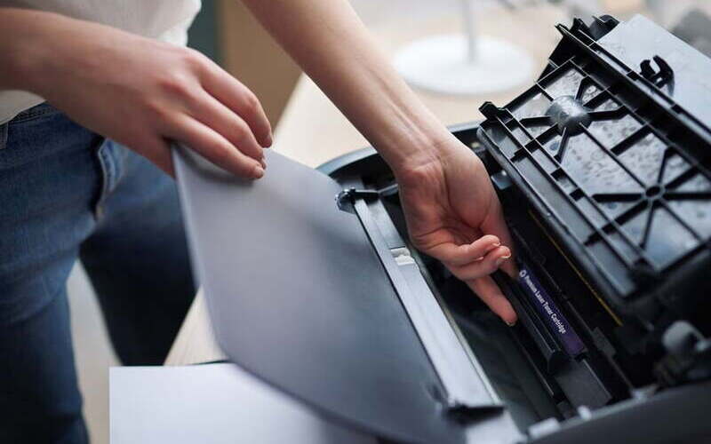 Dịch vụ sửa máy in HP tại nhà quận 9 giúp vệ sinh máy sạch sẽ (Nguồn: Internet)