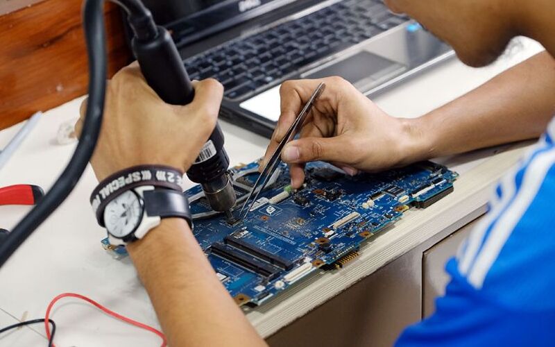 Sửa máy tính tại nhà quận Tân Phú của Sửa Máy Tính NHANH cam kết chất lượng (Nguồn: Internet)