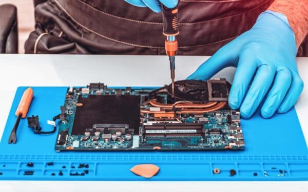 Dịch vụ vệ sinh laptop tại nhà huyện Bình Chánh gồm những gì? (Nguồn: Internet)