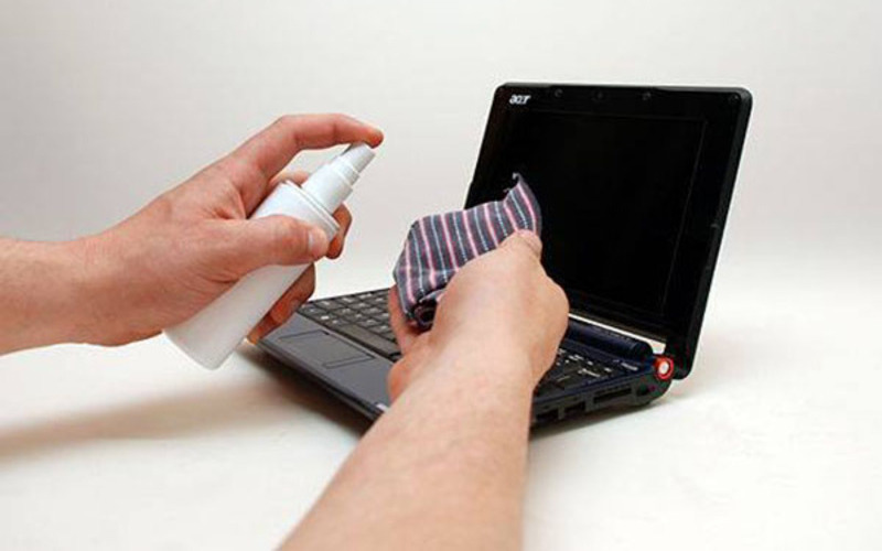 Dịch vụ vệ sinh laptop tại nhà quận 3 (Nguồn: Internet)