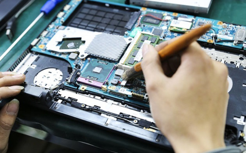 Dịch vụ vệ sinh laptop tại nhà quận 9 (Nguồn: Internet)