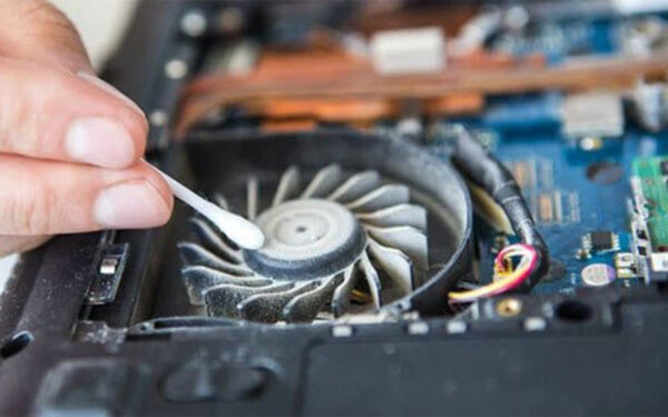 Dịch vụ vệ sinh laptop tại nhà quận Bình Tân (Nguồn: Internet)